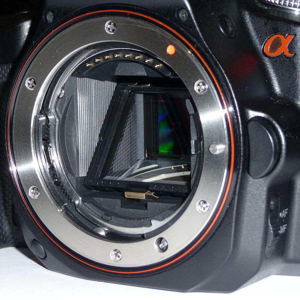 Sony A33 з напівпрозорим дзеркалом