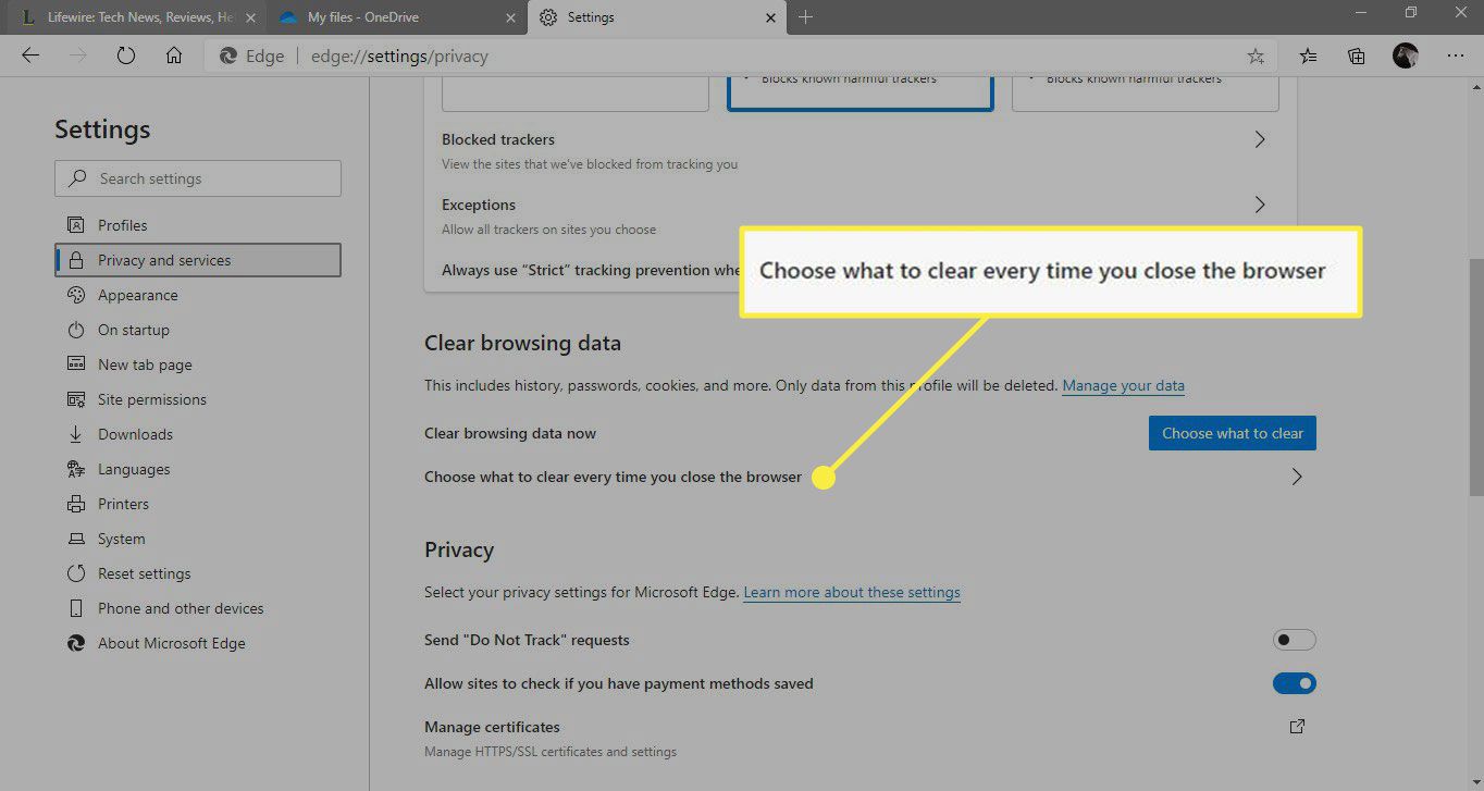 Знімок екрана налаштувань конфіденційності та послуг Edge за допомогою "Виберіть, що очищати кожного разу, коли ви закриєте браузер" варіант виділено