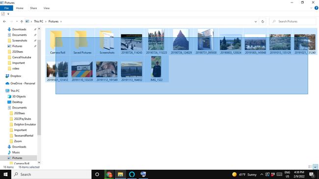 Установіть прапорець для вибору фотографій у папці Windows